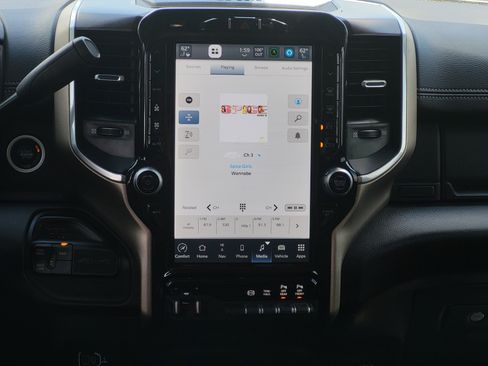 Used 2024 RAM 2500 Laramie image 30