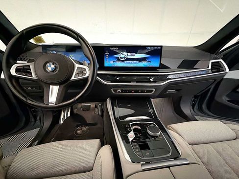 Used 2024 BMW X5 xDrive40i w/ M Sport Package AWD/4WD image 17