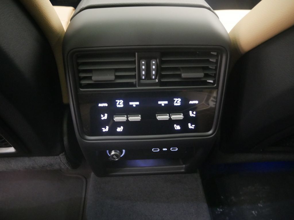 Certified 2026 Porsche Cayenne AWD/4WD image 41