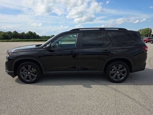 Used 2025 Honda Pilot Sport image 10