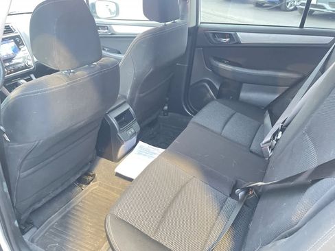 Used 2019 Subaru Outback 2.5i Premium image 4