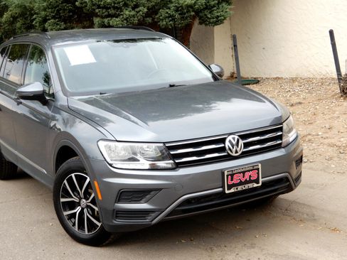 Used 2021 Volkswagen Tiguan SEL image 2