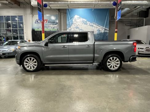 Used 2021 Chevrolet Silverado 1500 High Country w/ Technology Package image 2