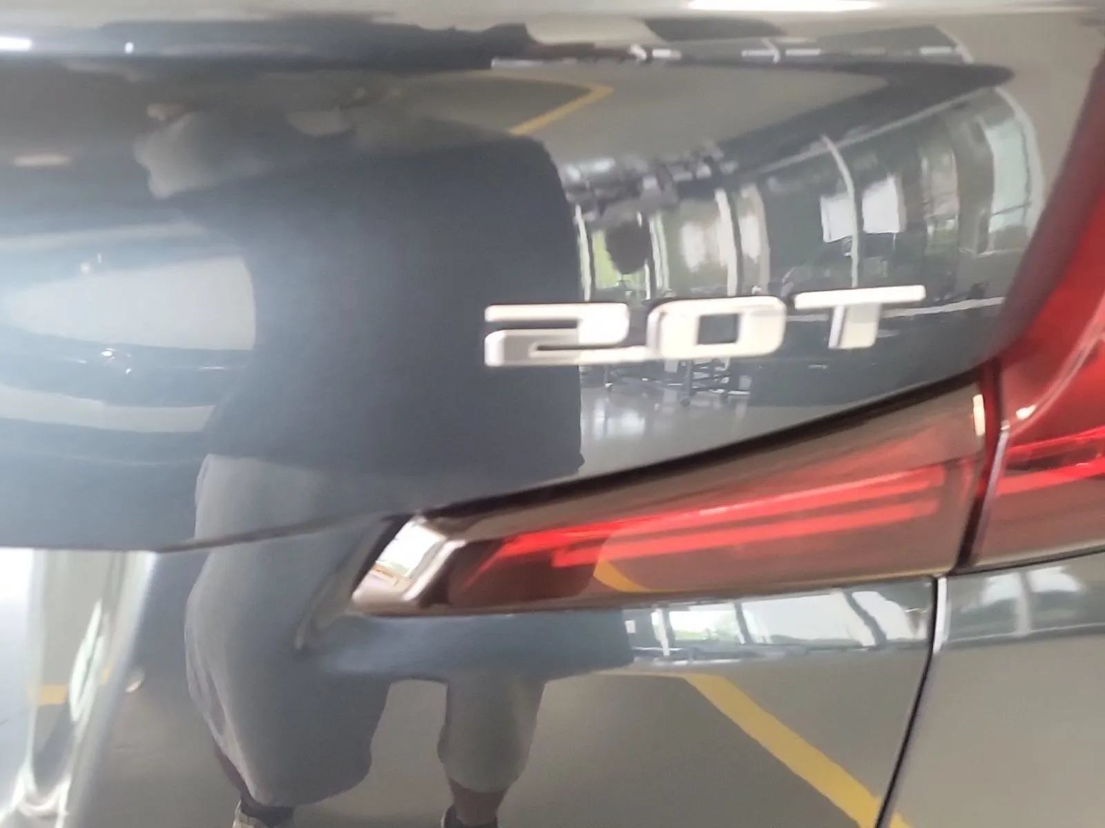 Used 2019 Cadillac XT4 Premium Luxury w/ Enhanced Visibility Package AWD/4WD image 8