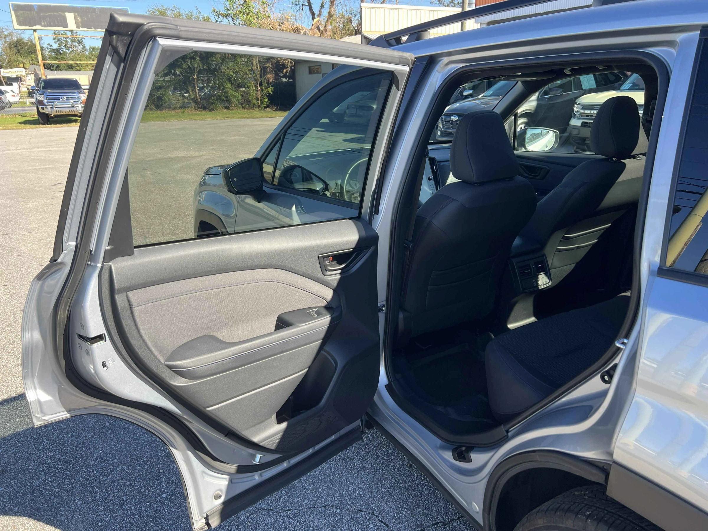Used 2025 Subaru Forester Premium w/ Convenience Package #2 AWD/4WD image 14