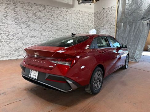 New 2026 Hyundai Elantra Blue image 7