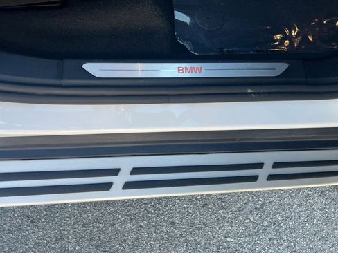 Used 2025 BMW X5 xDrive50e image 27