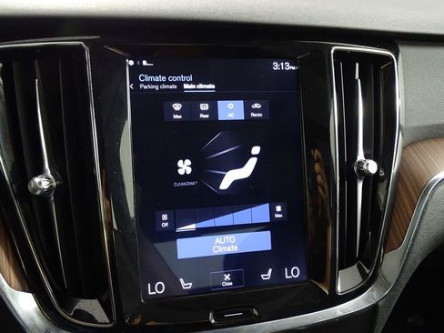 Used 2019 Volvo S60 T5 Momentum w/ Multimedia Package image 40