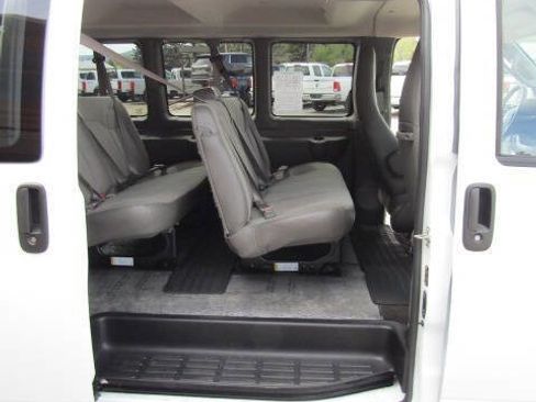 Used 2025 Chevrolet Express 3500 LT w/ LT Preferred Equipment Group RWD image 8