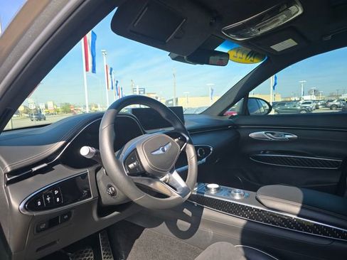 Used 2022 Genesis GV70 3.5T Sport w/ Sport Prestige Package AWD/4WD image 11
