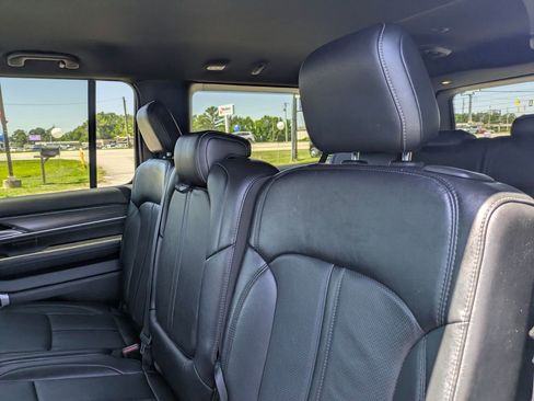Used 2024 Jeep Wagoneer L Series III w/ Flexible Seating Group AWD/4WD image 28