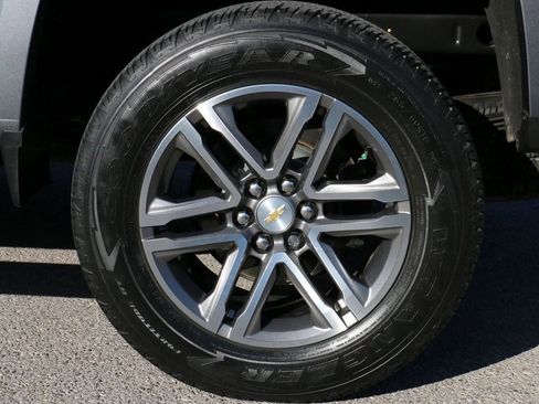 Used 2022 Chevrolet Colorado W/T w/ Custom Special Edition image 8