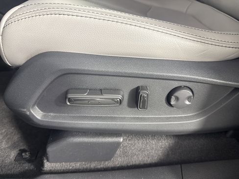 Certified 2023 Honda Pilot Touring image 34