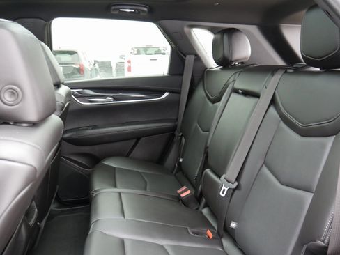 Used 2022 Cadillac XT5 Premium Luxury image 28