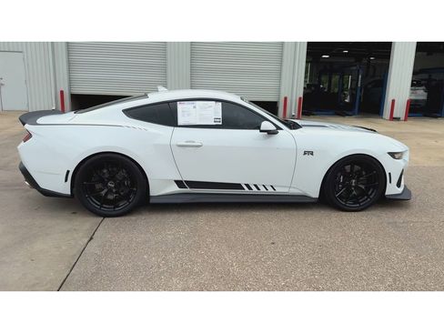 Used 2025 Ford Mustang GT Premium w/ GT Performance Package RWD image 9