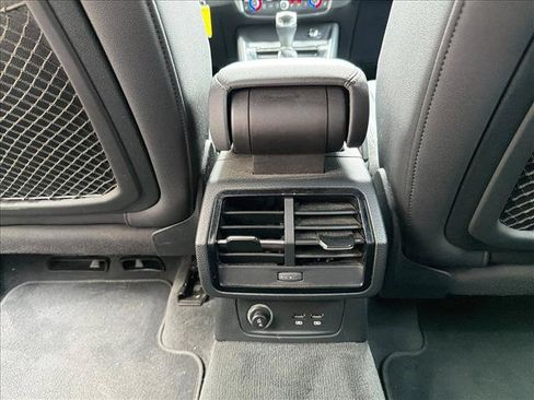 Used 2019 Audi Q3 2.0T Premium AWD/4WD image 25