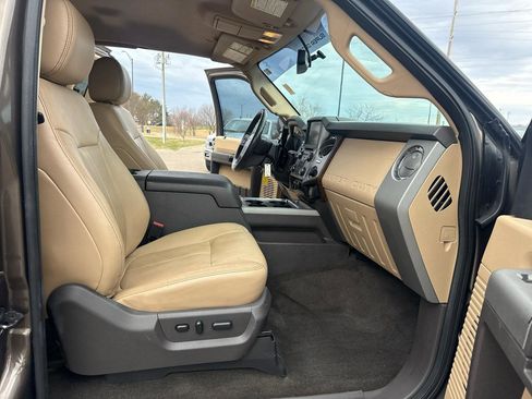 Used 2016 Ford F350 Lariat w/ Lariat Interior Package image 31