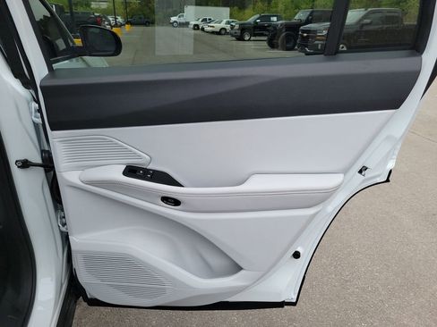 New 2026 Jeep Cherokee Limited AWD/4WD image 36