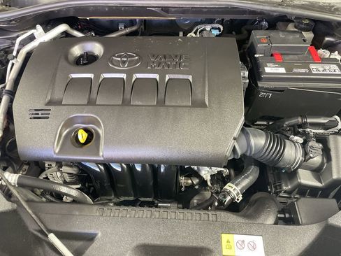 Used 2021 Toyota C-HR XLE FWD image 11