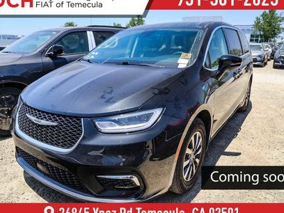 Certified 2024 Chrysler Pacifica Select