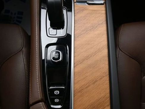 Used 2024 Volvo XC90 B6 Plus w/ Protection Package Premier AWD/4WD image 11
