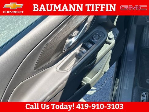 Used 2024 GMC Terrain SLE w/ Driver Convenience Package AWD/4WD image 9