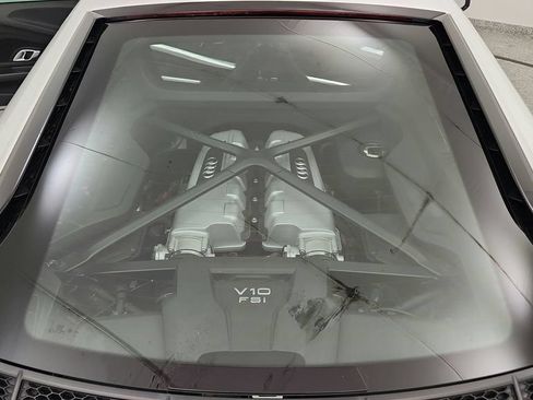 Used 2018 Audi R8 V10 RWD image 39