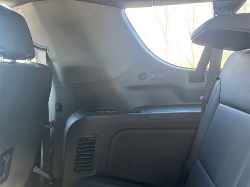 New 2026 Chevrolet Suburban Z71 image 22