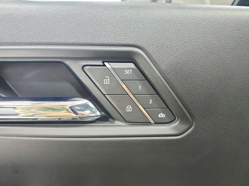 Used 2025 Chevrolet Colorado Z71 w/ Technology Package image 21