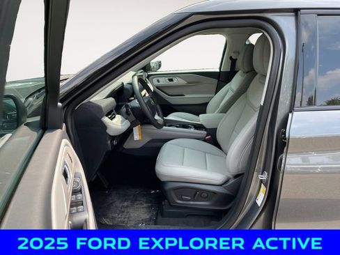 New 2025 Ford Explorer Active w/ Active Comfort Package image 9