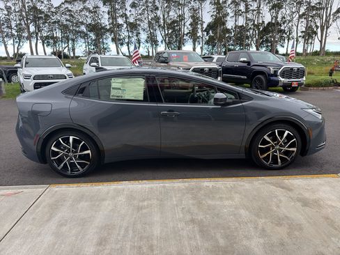 New 2026 Toyota Prius Plug-In Hybrid FWD image 8