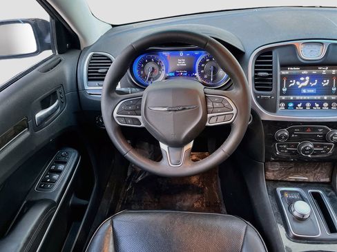 Used 2022 Chrysler 300 Touring L w/ Comfort Group RWD image 21