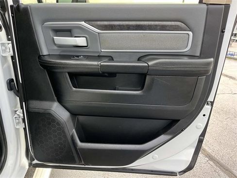 Used 2019 RAM 3500 Big Horn image 23