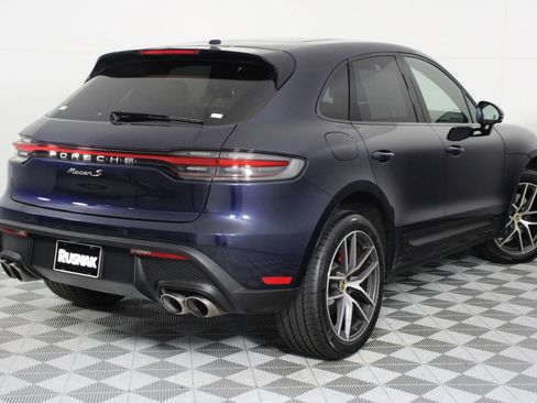 Certified 2022 Porsche Macan S AWD/4WD image 7