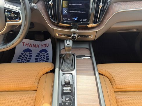 Used 2021 Volvo XC60 T5 Inscription w/ Advanced Package image 11