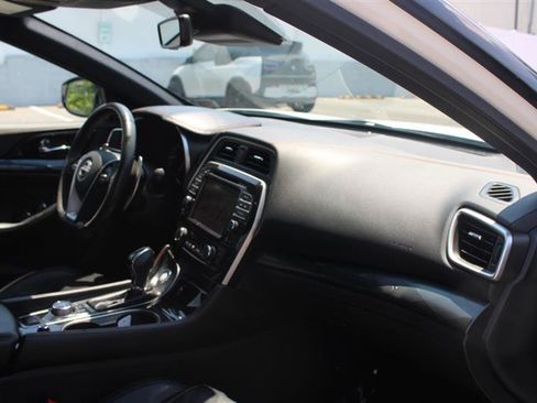 Used 2023 Nissan Maxima SR w/ Sport Mat Group FWD image 7