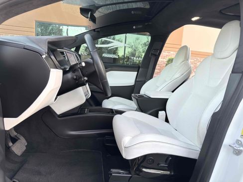 Used 2016 Tesla Model X 90D image 45