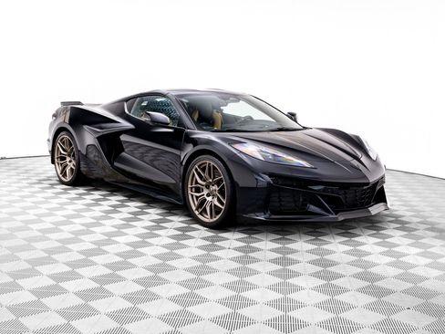 Used 2025 Chevrolet Corvette Z06 RWD image 7