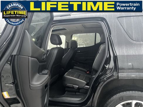 Used 2023 GMC Acadia Denali image 24