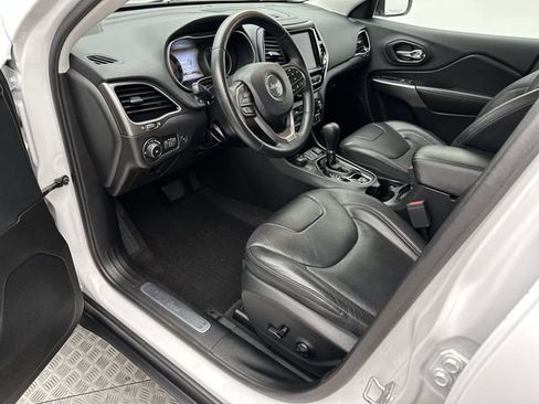 Used 2019 Jeep Cherokee Limited w/ Luxury Group AWD/4WD image 11