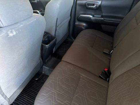 Used 2019 Toyota Tacoma TRD Sport w/ Technology Package RWD image 11