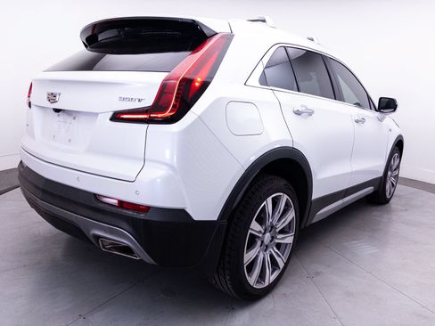 Used 2021 Cadillac XT4 Premium Luxury AWD/4WD image 17