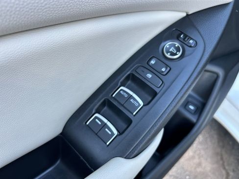 Used 2018 Honda Accord LX image 19