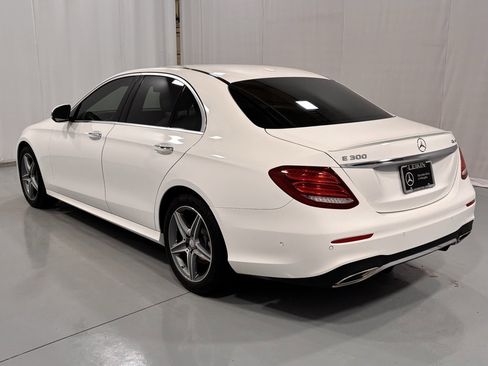 Used 2017 Mercedes-Benz E 300 4MATIC image 8