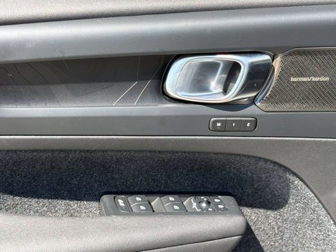 Certified 2023 Volvo C40 P8 Recharge Ultimate AWD/4WD image 13