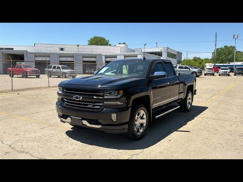 Used 2017 Chevrolet Silverado 1500 LTZ Z71 w/ LTZ Plus Package AWD/4WD image 2