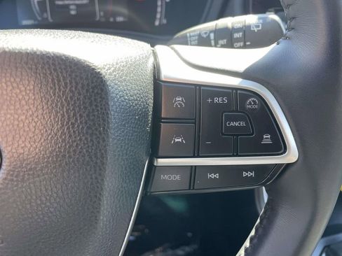 Used 2025 Toyota Grand Highlander AWD image 35