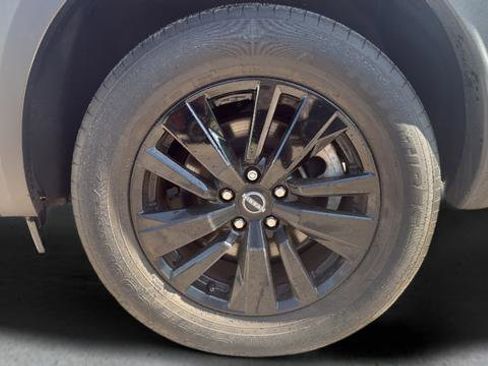 Used 2023 Nissan Pathfinder SL AWD/4WD image 15