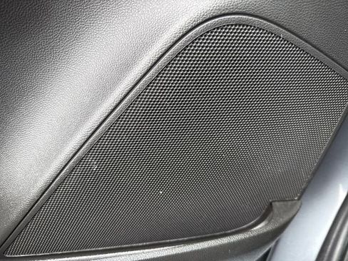 Used 2019 Chevrolet Trax LT w/ LT Convenience Package FWD image 26