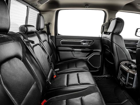 Used 2019 RAM 1500 Laramie image 32